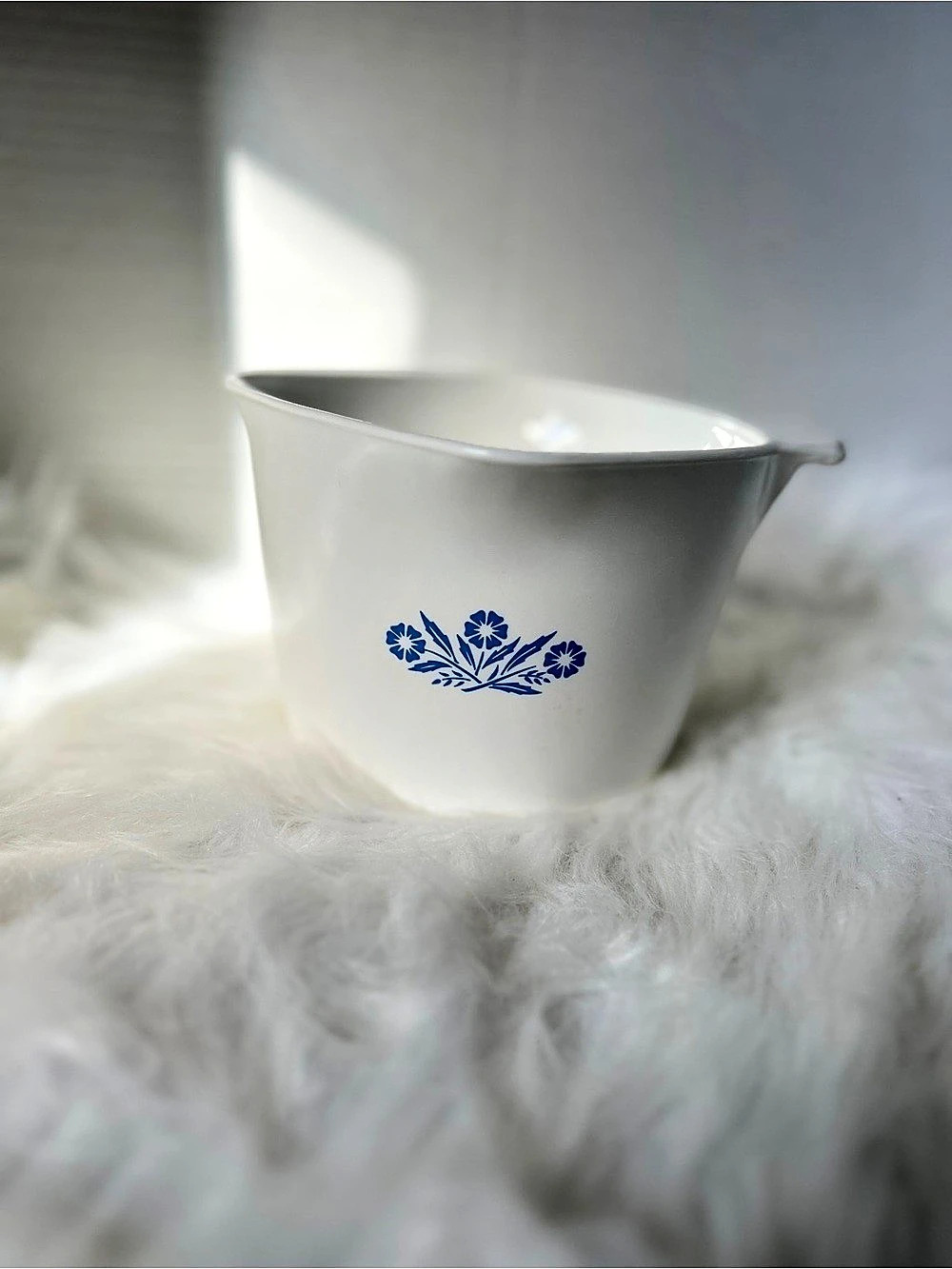 CorningWare Cornflower 1 1/2 Pint White & Blue Multi use pot
